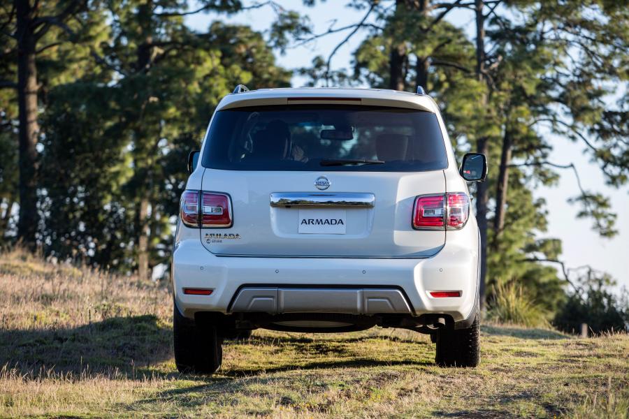  Nissan Armada 2016 года  (фото 10 из 40)